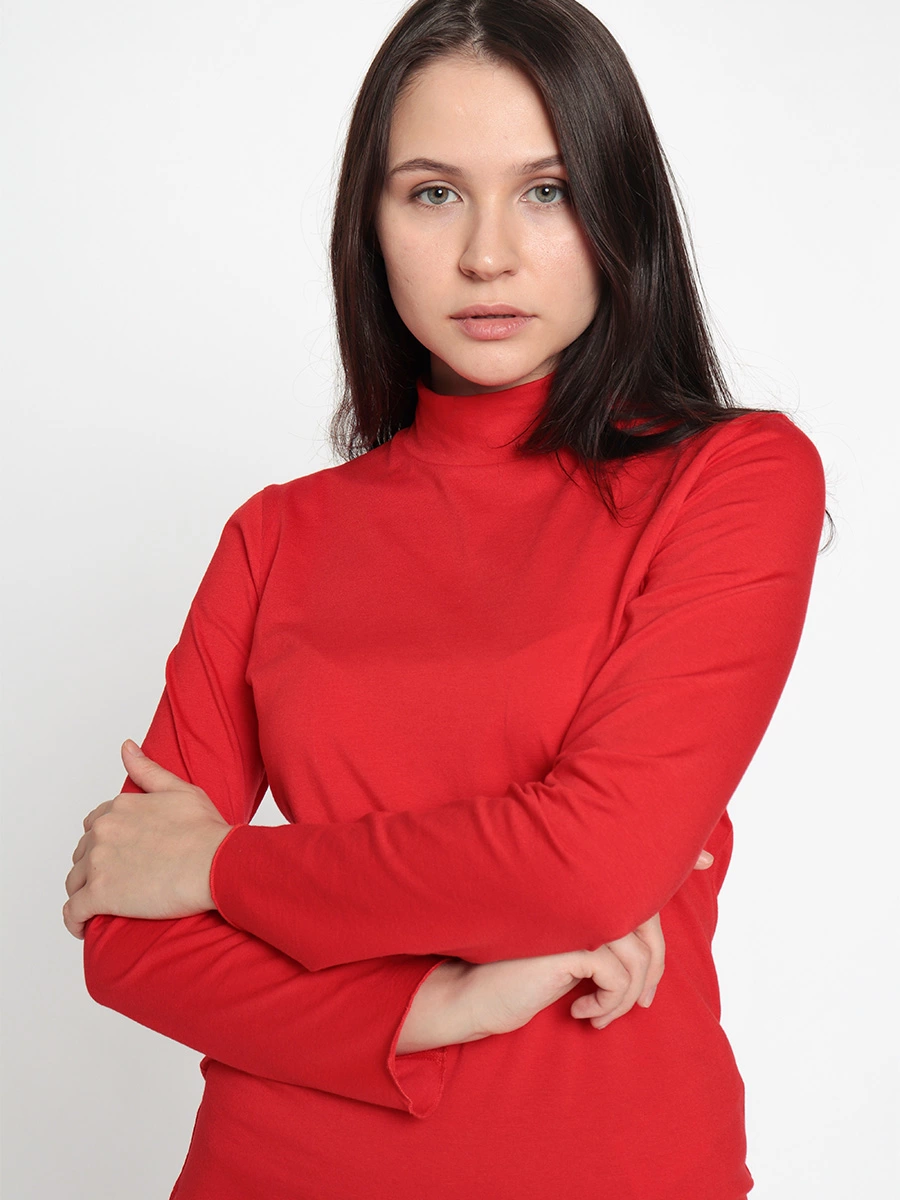 Тонкий красный джемпер